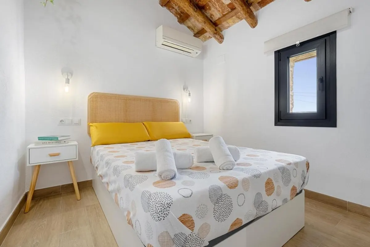 Habitación con cama de matrimonio